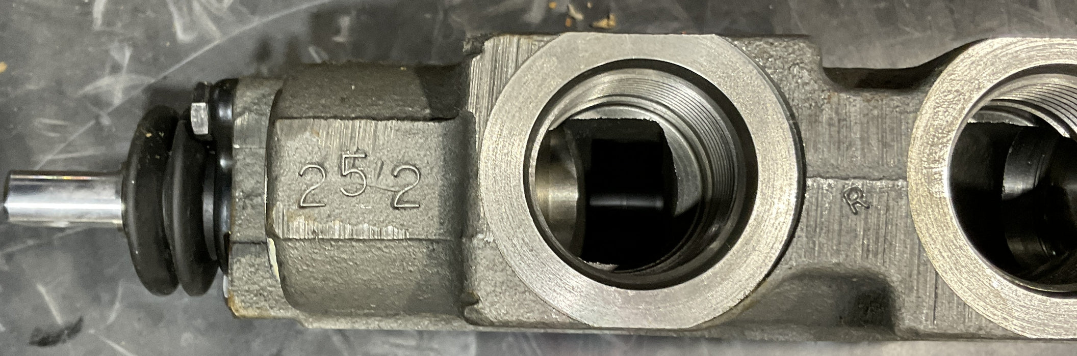 CNH N14017 DIRECTIONAL CONTROL VALVE 1150E Crawler Tractor Rexroth 16 01 552 252