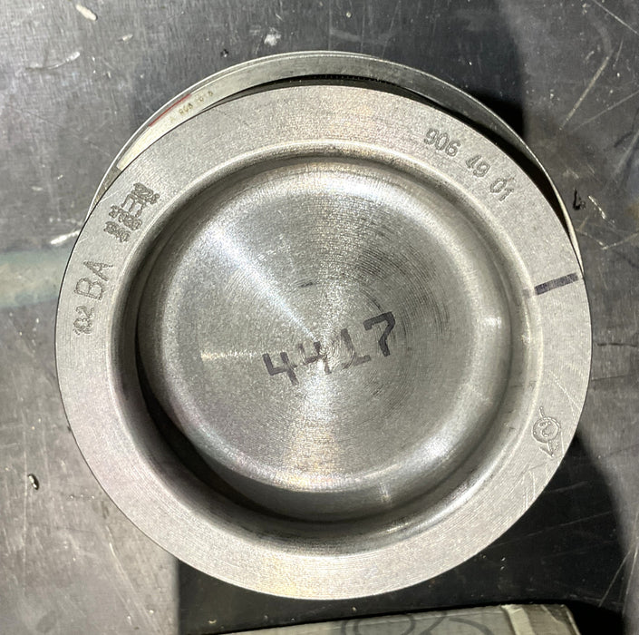 MTU PISTON 9060304417 12V331TC92, 12V396TC82, 12V396TE84, 20V4000M73L, and 20V53
