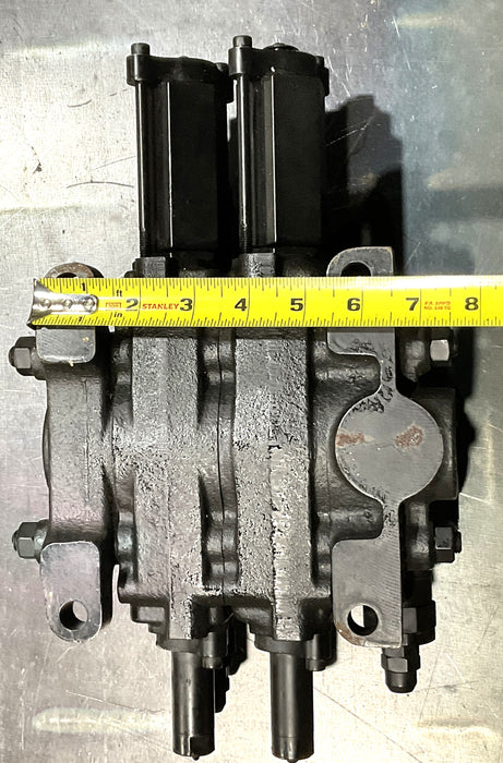 JLG 8902156 Valve 2 Spool HUSCO 6000B-173