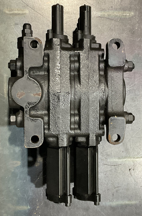 JLG 8902156 Valve 2 Spool HUSCO 6000B-173