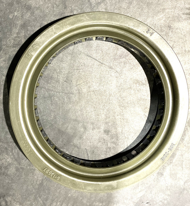 GENUINE CAT 305-2215 Lip Type Seal Shaft Diameter 69.85mm