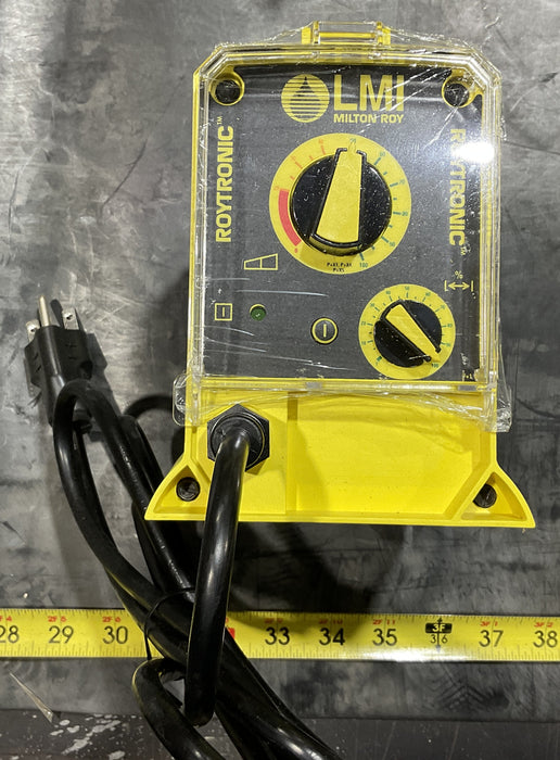LMI Chemical Metering Pump A142-910si 1 GPH 110 psi Acrylic/PVC Manual Control