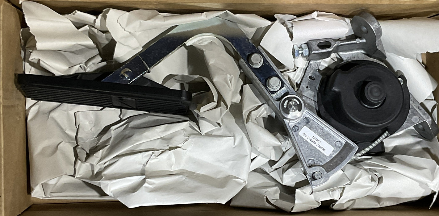 XM1074 WILLIAMS CONTROLS Accelerator Pedal 131061 OSHKOSH 1914750