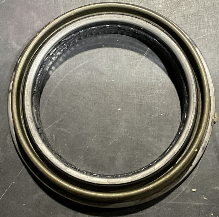 GENUINE Meritor R945007 Oil 573714C91 2502761C1