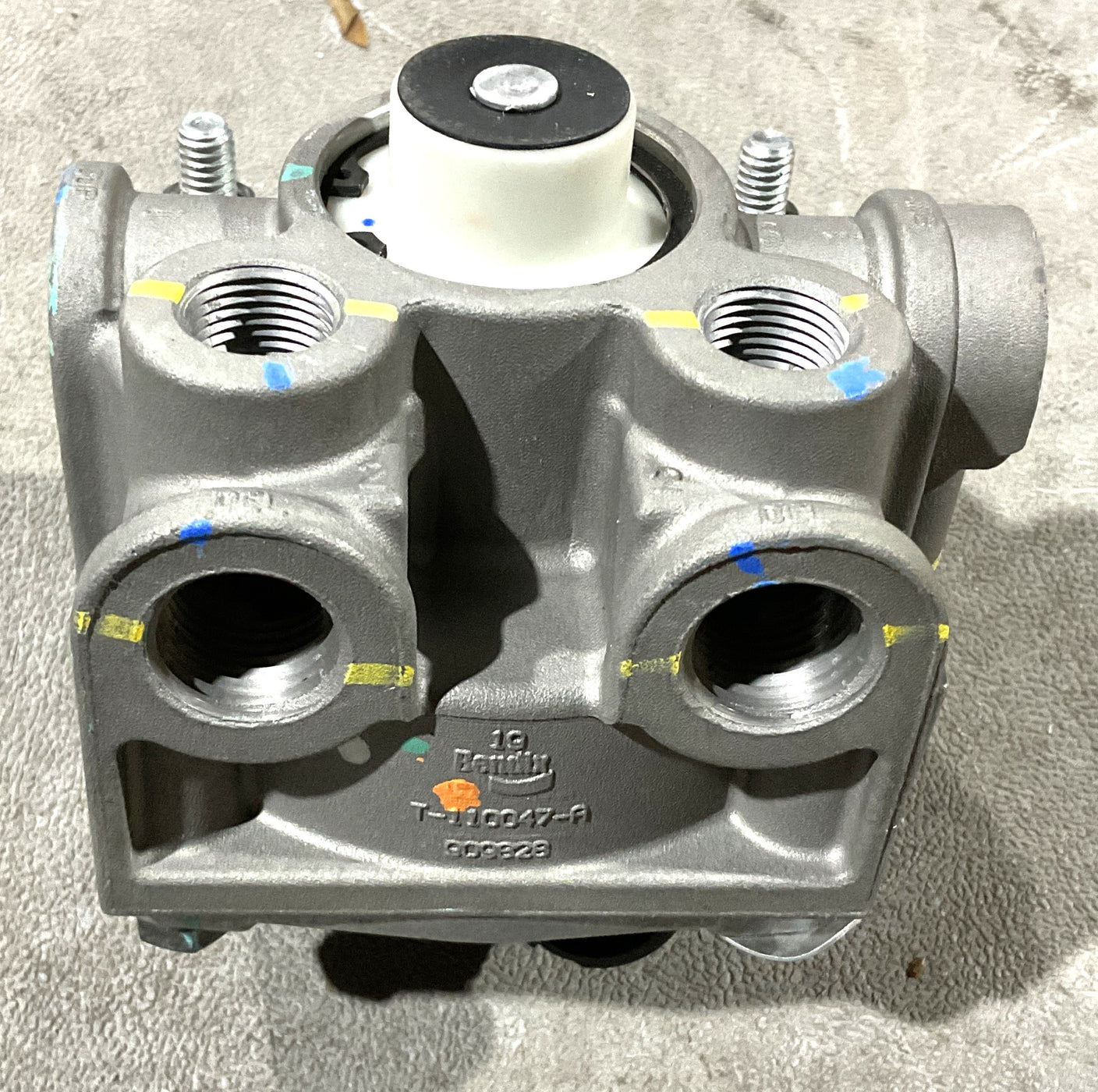 Bendix Brake Valve Relay Valve T-110047-A RV040 3954148C91 E0217T 1071 ...