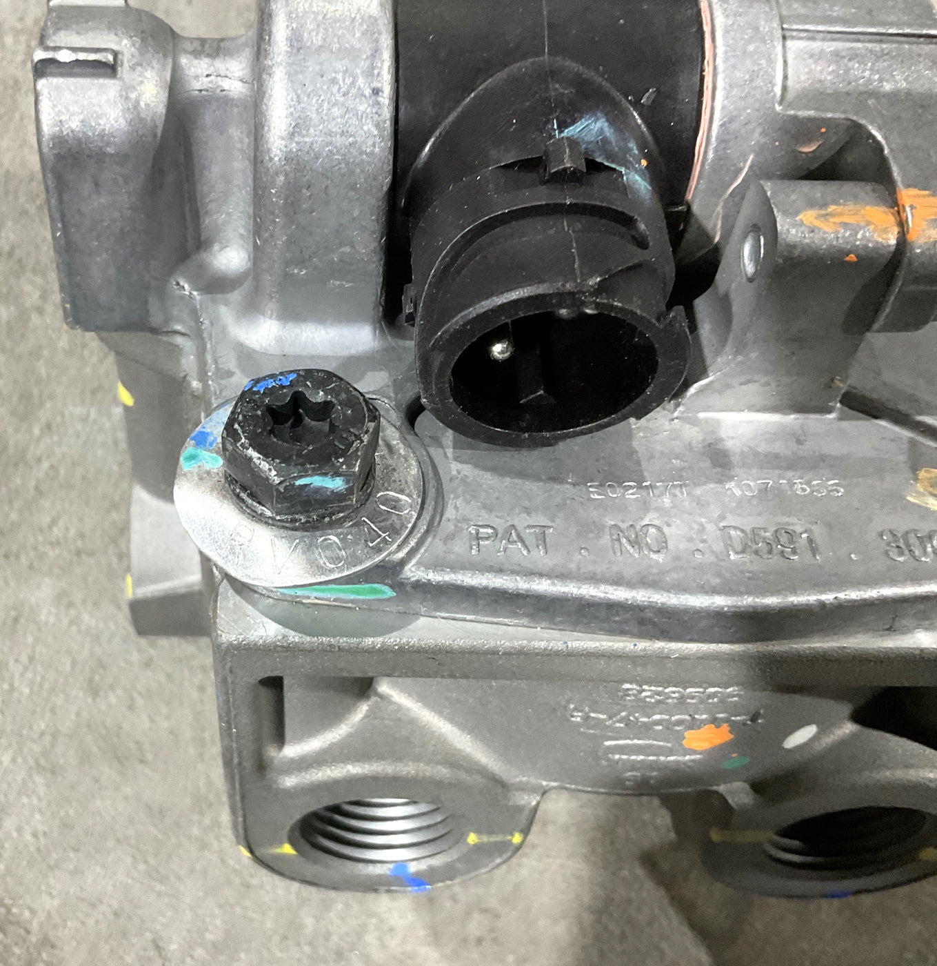 Bendix Brake Valve Relay Valve T-110047-A RV040 3954148C91 E0217T 1071 ...