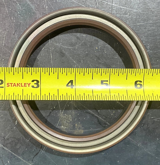 Ctis Spindle Hub Seal M1078 And M1083 Series Military Vehicles 5330-01-360-7753
