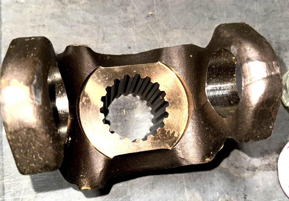 Meritor Yoke 17N44561 17N-4-4561 DANA 6-4-4561 AM GENERAL 5571078