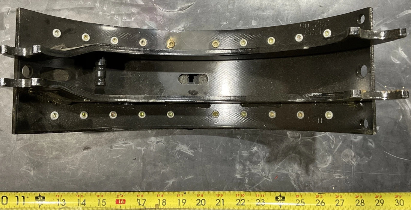 DANA M977 HEMTT BRAKE SHOE 1715 P/N 805677 804379 804378 2AL559