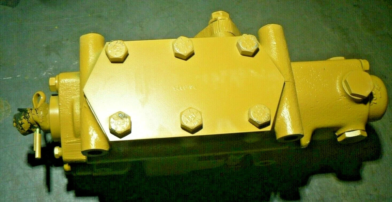GENUINE NEW 7J-2451 Caterpillar 613 613B 615 Tractor Scraper Valve cast 4j5180