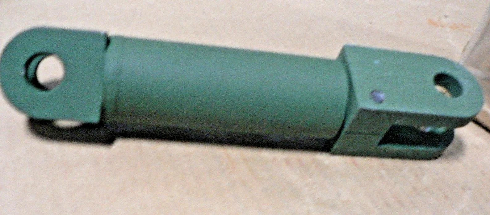 M800 M900 M809 M939 Series Dump Hoist Latch Cylinder 12300679