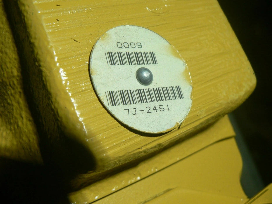 GENUINE NEW 7J-2451 Caterpillar 613 613B 615 Tractor Scraper Valve cast 4j5180