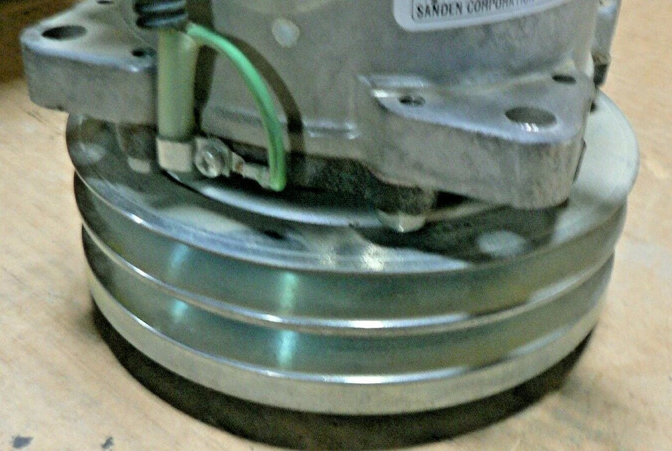 M1113 M1114 Hmmwv A/C Compressor Am General Rcsk17567