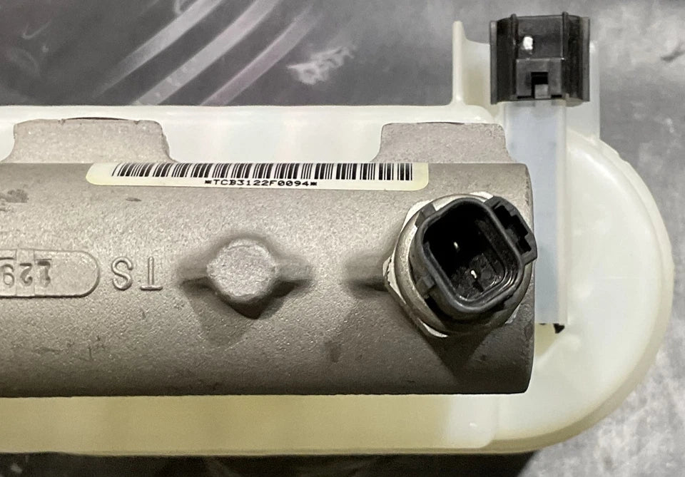 OEM Genuine Ford Master Cylinder6C2Z2140B 6C2Z-2140-B BRMC-29 2003-2007 Ford