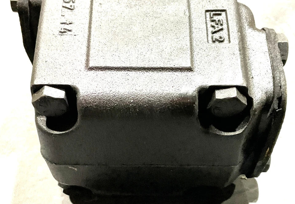 PARKER T6CMB081R00C1 HAGGLUNDS S14-28765 APPLICABLE T5SC008-1R00A 4320-01-181-5804