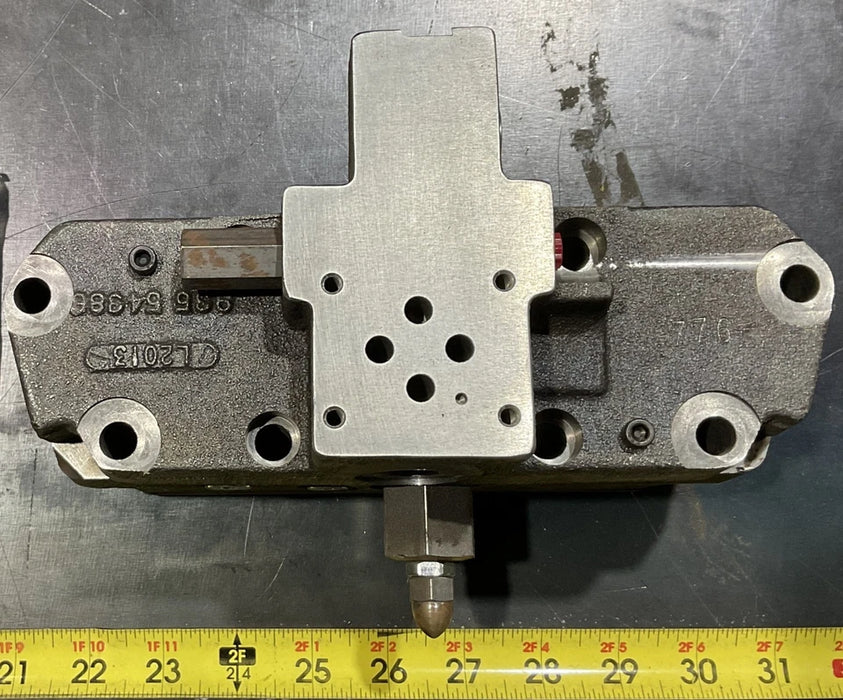 PARKER MANIFOLD VALVE ASSEMBLY MODEL P24P AXIAL PUMP S23-12776-0 P24P-S23-114