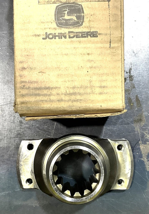 JLG TRAK 6000M UNIVERSAL JOINT OUTPUT YOKE JOHN DEERE FUNK 4007523