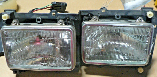 FREIGHTLINER DAIMLER HEADLAMP A06-15605-007