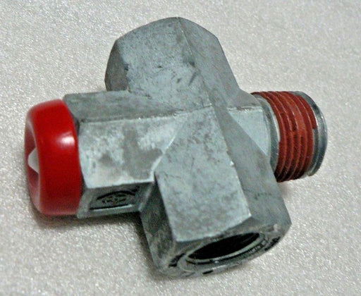 NAVISTAR VALVE  3594593C1 Air Brake Pressure Valve 90 deg 1/2 3/8 NPT