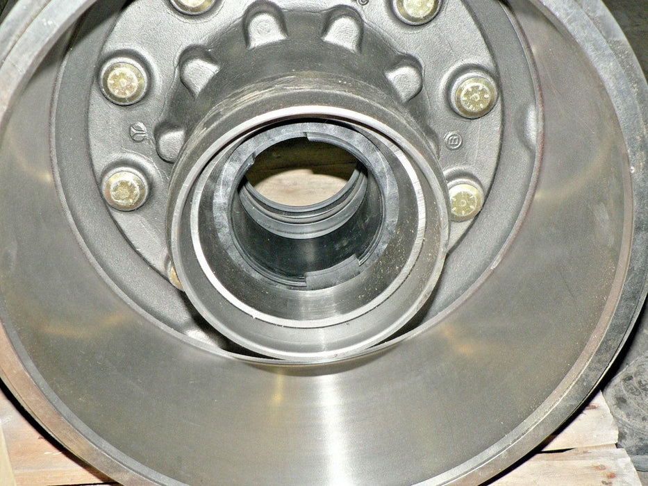 M915-M920 M939  WHEEL HUB MERITOR A3333X3534