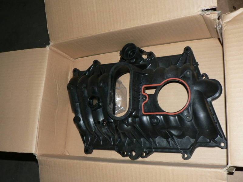 CHEVY 1500 2500 3500 UPPER PLASTIC INTAKE MANIFOLD