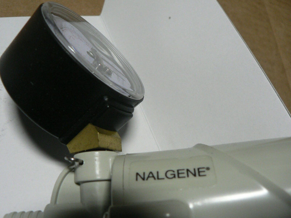 Nalgene 6132-0020 PLASTIC VACUUM PUMP W/ GAUGE 30CC