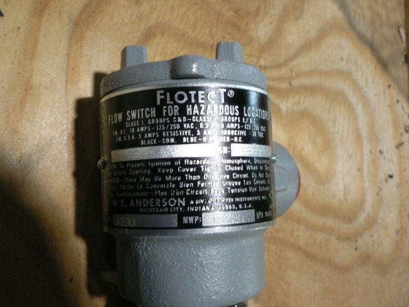 DWYER V4-SS SERIES V4 FLOTEC T VANE OPERATED FLOW SWITC