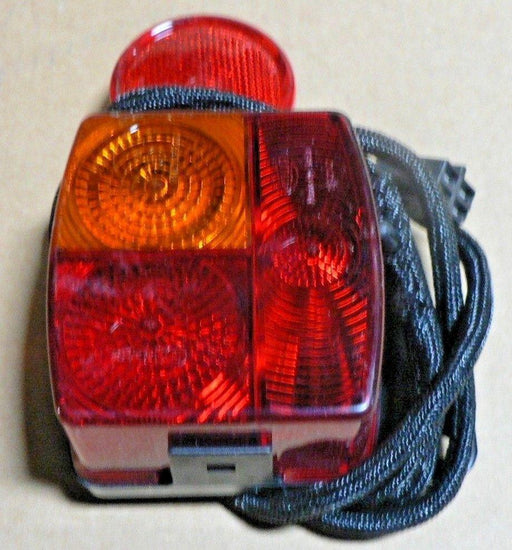 JOHN DEERE TAILLIGHT AM120179