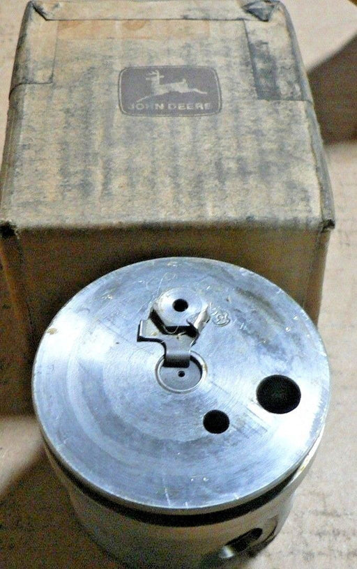 GENUINE JOHN DEERE ACCUMULATOR CAP AR65886 AR63259 AR93259