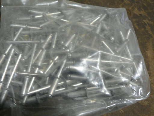 ALUMINUM BLIND RIVITS .186 DIAMETER = 4.7244CM BAGS OF 100 .517 LENGTH = 1.313