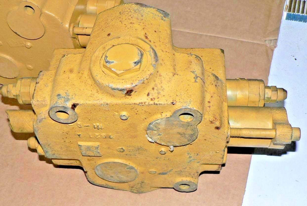 KOMATSU DIRECTIONAL CONTROL VALVE 1126953C91 HUSCO 752014