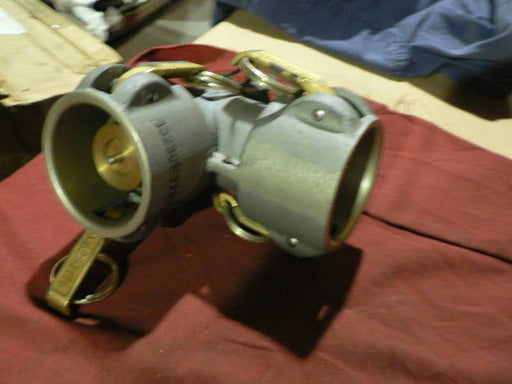 DOVER FLUID VALVE COUPLER 2