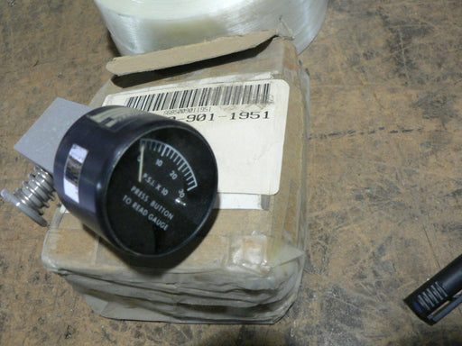 CH54 FLYING CRANE GAGE PRESSURE DIAL HTL PACIFIC SCIENTIFIC 7003-700
