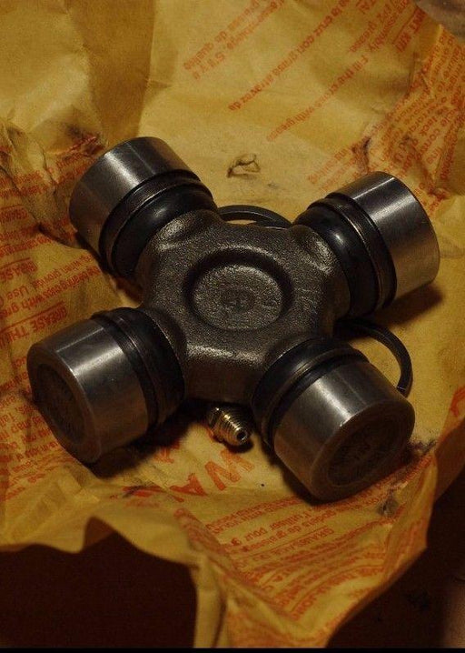 M1008 CUCV UNIVERSAL JOINT GM P/N 7806140 BORG WARNER 114-3011