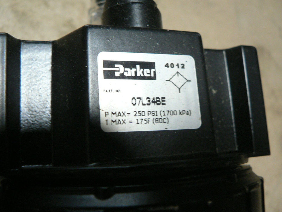 Parker 07A33A18A4BD Close Nippled Three Piece Filter/Regulator/Lubricator, 1/2