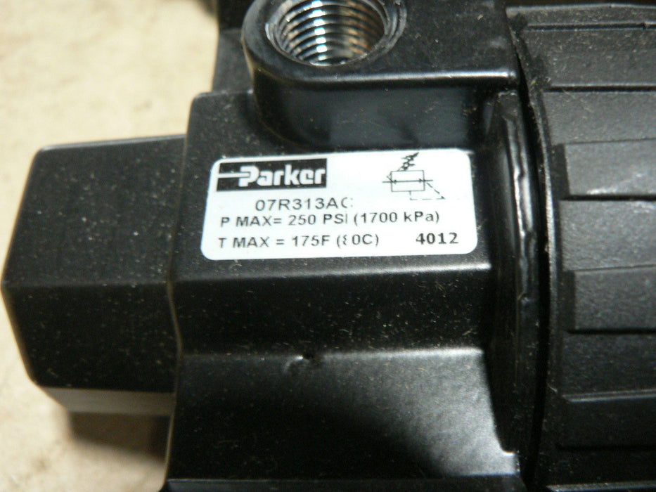 Parker 07A33A18A4BD Close Nippled Three Piece Filter/Regulator/Lubricator, 1/2