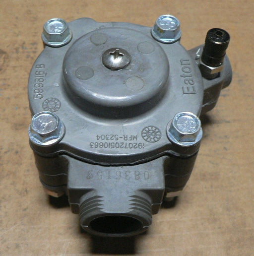 M939A2 SPICER  Wheel Air Valve (70PSI System)  ETN0599735