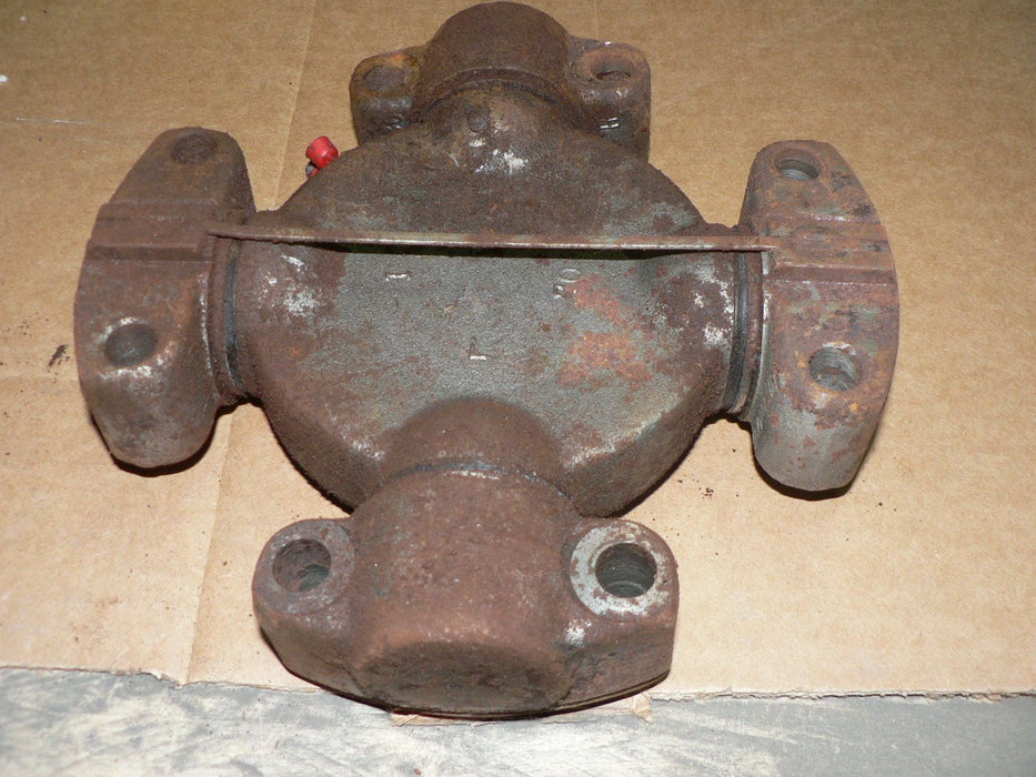 MACK UNIVERSAL JOINT ROCKWELL NOS 35MU212A (WE CAN RUN THROUGH WASHER)