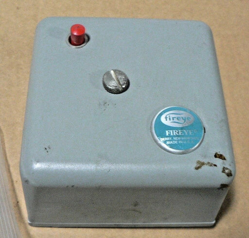 FIREYE UVM-3 FLAME SAFEGUARD CONTROL UVM 3/MT90-10