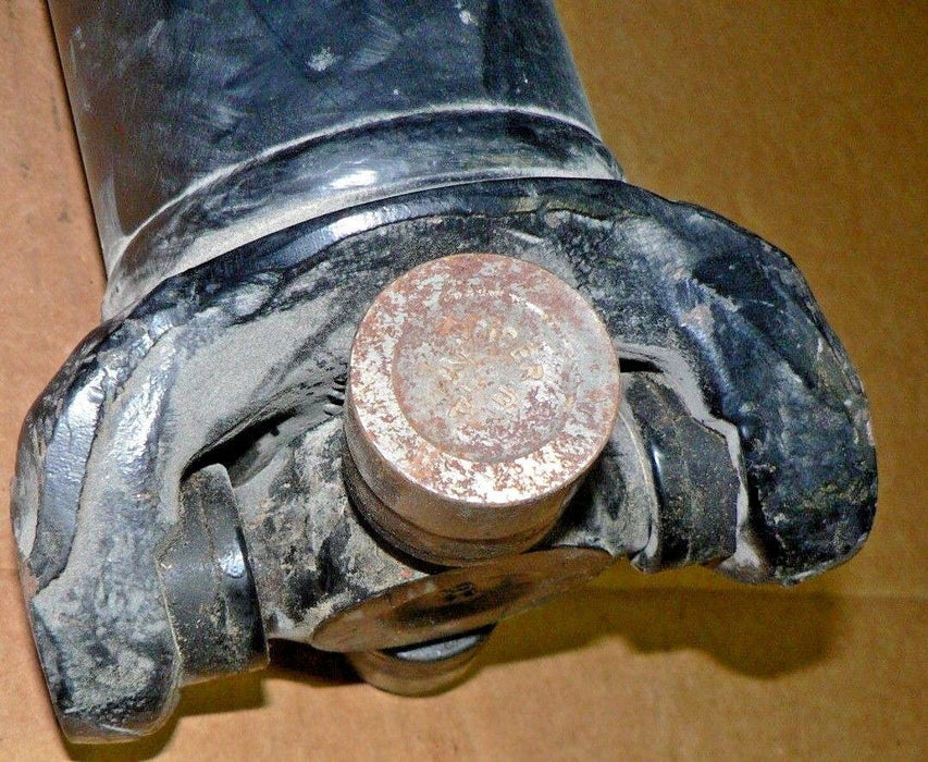 JOHN DEERE 624K LOADER PROP SHAFT W/ UNIVERSAL JOINTS AT207336