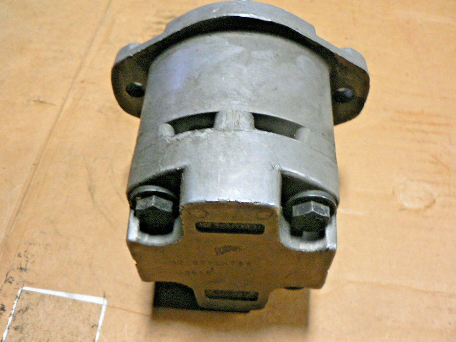 REXROTH HYDRAULIC MOTOR M15S9AH73B (NOS)