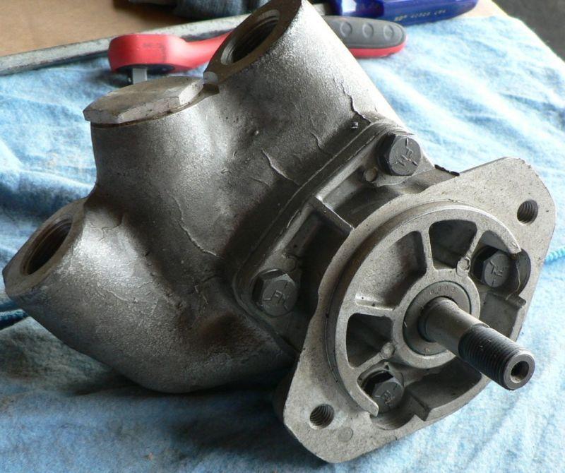 PCCN C744AA 2 1/2 TON POWER STEERING PUMP  7971028 5281701001 4320-00-318-8205