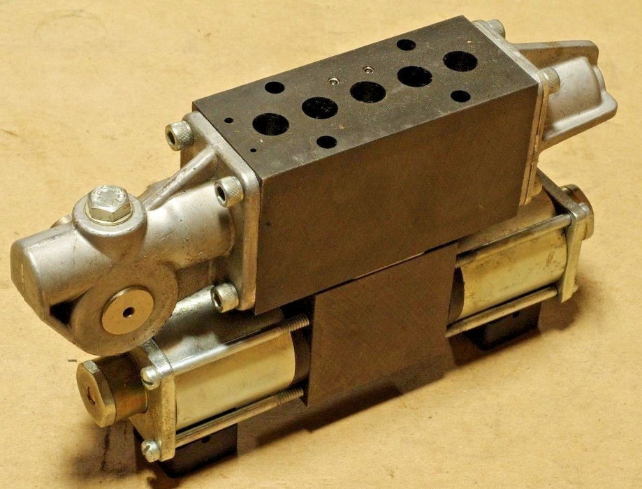 PARKER HANNIFIN HYDRAULIC VALVE ASSEMBLY  85570-06